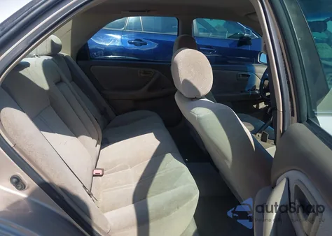 2001 Toyota Camry Ce z USA, uszkodzony, nr VIN 4T1BG22K01U053432